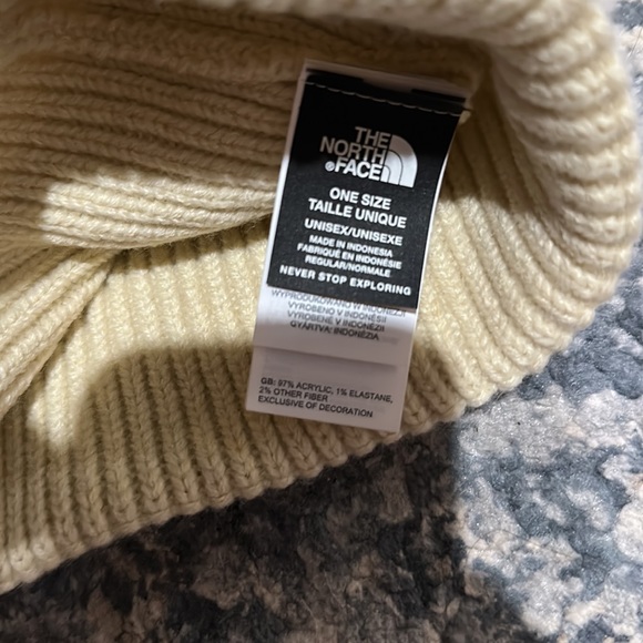 North face beanie - Picture 2 of 2